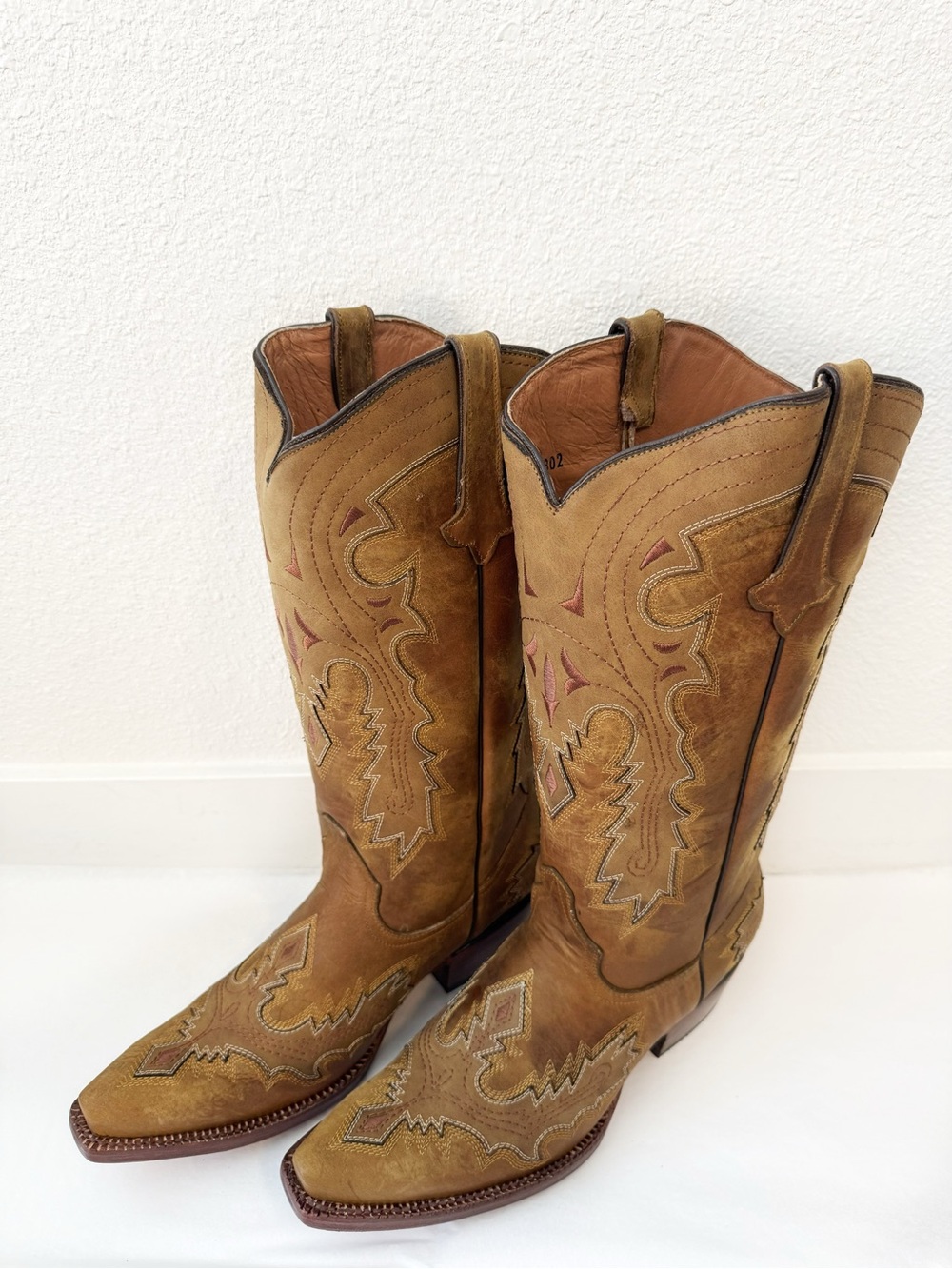 Tanner Mark Women’s Ferrara Embroidered Cowboy Boots NWT in Brown Honey 10.5